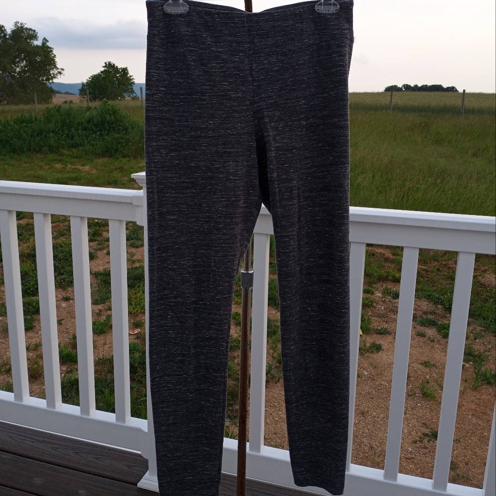 Brand New Time and Tru Black and White Cotton Leggings Size Medium